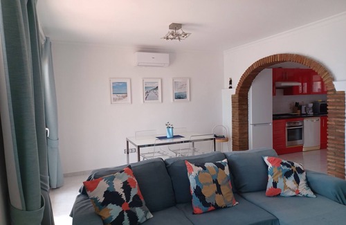 El Faro Villa | 1 Casa frente al mar. Con jardín, piscinas y WI-FI potente. costabonita España