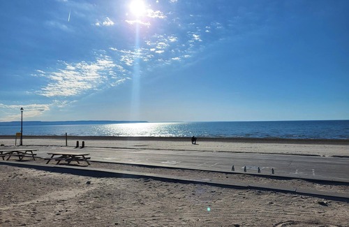 Wasaga Beach Casa | 1 km to Beach 1! WASAGA BEACH