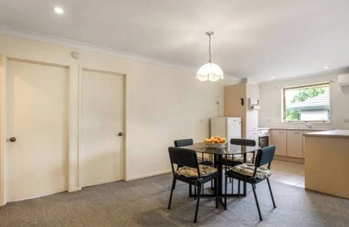 Glen Eden Casa | 1 large room in cozy 3-Bedroom in glen eden