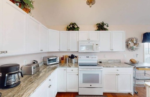Rodanthe Casa | 1-lot Oceanside 6 Bedroom Home, Private Pool, Pet Friendly, Private Beach Access