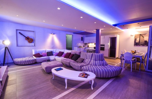 Zvezdara Villa | Villa de fiesta con piscina cubierta climatizada, spa y jardín zen