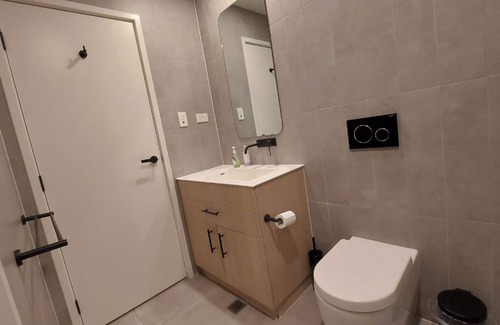 Clayton Apartamento | 1 master bedroom for 3 weeks rent (1-22 July)