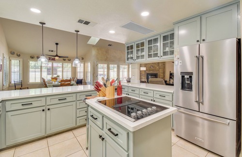 Merced Casa | 1 Mi to Applegate Park Zoo: Pet-Friendly Home