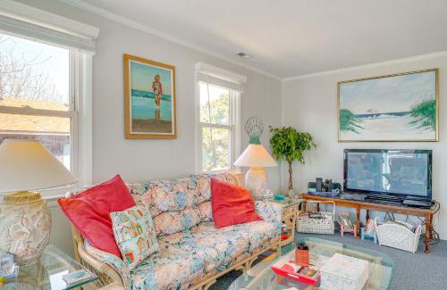Colington Casa | 1 Mi to Avalon Pier Charming Coastal Cottage!