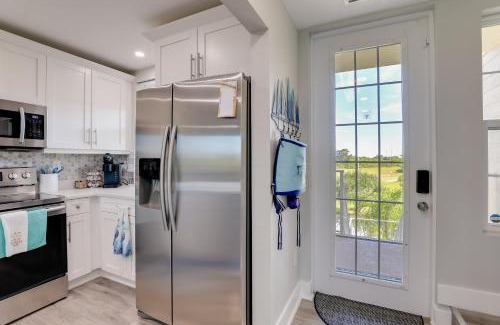 Ruskin Casa | 1 Mi to Beach Coastal-Zen Ruskin Retreat!