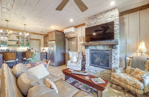 Beech Mountain Apartamento | ¡NUEVO! Rincón de esquí refinado con cubierta en la cima de Beech Mtn!