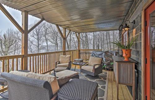 Beech Mountain Apartamento | 1 Mi to Beech Mtn Cabin with Fire Pit and BBQ!