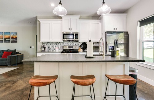 Pottsboro Casa | Modern Pottsboro Home - Close to Lake Texoma!
