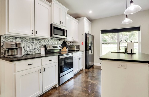 Pottsboro Casa | Modern Pottsboro Home - Close to Lake Texoma!