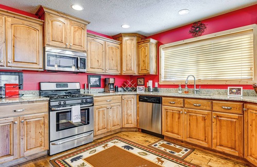 Steam Engine Meadows Cabina | < 1 Mi to Brian Head Resort: Spacious Cabin!