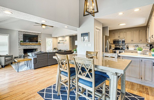 Myrtle Beach Casa | 1 Mi to Broadway at the Beach: Home w/ Large Yard!