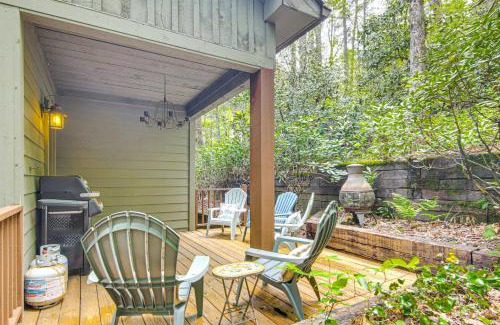 Cashiers Casa | 1 Mi to Downtown Cashiers Private Cabin with Deck