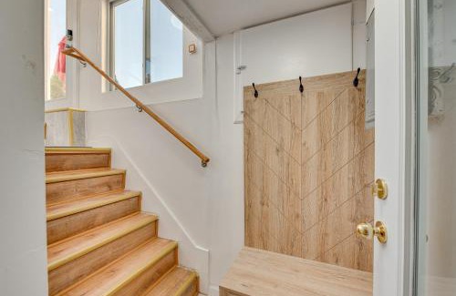 Salem Apartamento | 1 Mi to Downtown Salem Vacation Rental!