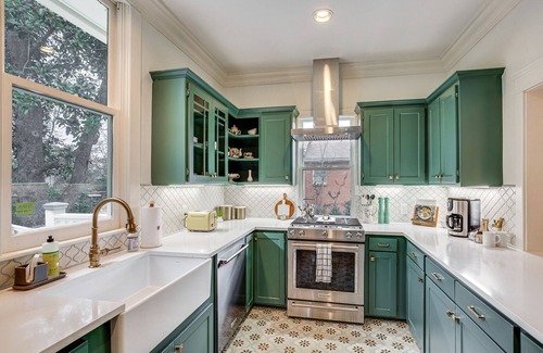 Tyler Casa | 1 Mi to Downtown Tyler: Historic Home w/ Porch!