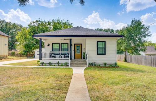 Brenham Casa | 1 Mi to Dtwn Brenham! The Bell and Bloom Cottage