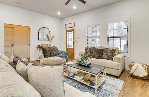 Brenham Casa | 1 Mi to Dtwn Brenham! The Bell and Bloom Cottage