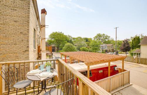 Grand Rapids Apartamento | 1 Mi to Dtwn Grand Rapids Chic Condo with Balcony!