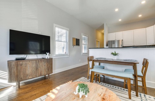 Downtown Casa | 1 Mi to Dtwn: Home w/ Backyard in Raleigh!