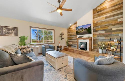Loudon Casa | 1 Mi to Dtwn Loudon Spacious River-View Home