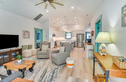 Manteo Casa | 1 Mi to Dtwn Manteo Dog-Friendly Home with Deck