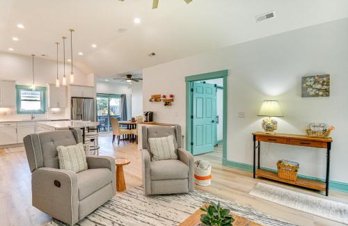 Manteo Casa | 1 Mi to Dtwn Manteo Dog-Friendly Home with Deck