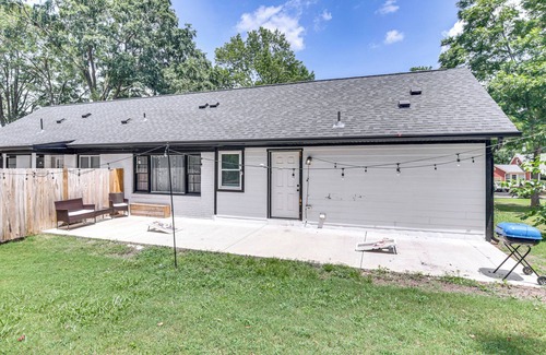 Monroe Apartamento | 1 Mi to Dtwn Monroe: Family-Friendly Duplex!