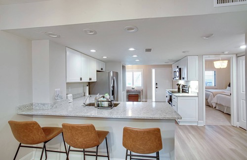 South Island Condominio | < 1 Mi to Fort Myers Beach: Bayfront Condo w/ Pool