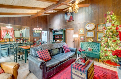 Gouldsboro Casa | 1 Mi to Gouldsboro State Park Cabin with Deck!