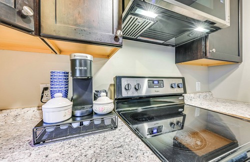 Ames Casa | 1 Mi to Jack Trice Stadium: Townhome w/Balcony