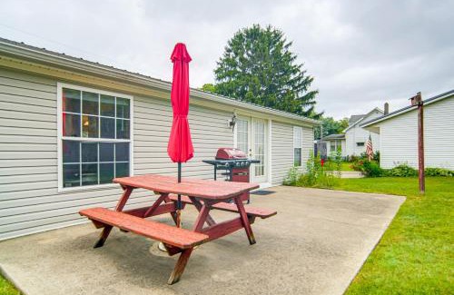 Erie Casa | 1 Mi to Lake Access Erie Home with Private Backyard