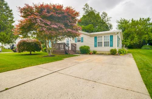 Erie Casa | 1 Mi to Lake Access Erie Home with Private Backyard