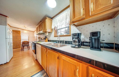 Erie Casa | 1 Mi to Lake Access: Erie Home w/ Private Backyard