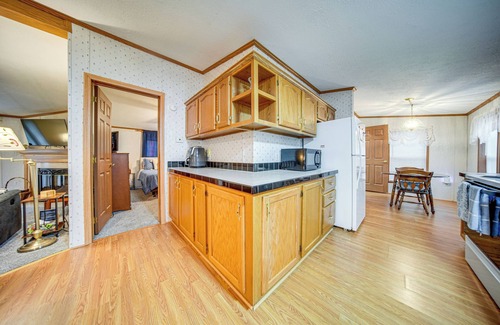 Erie Casa | 1 Mi to Lake Access: Erie Home w/ Private Backyard