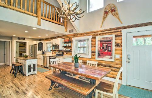 Pinetop-Lakeside Casa | 1 Mi to Lake Chic Arizona Cabin with Large Porch!