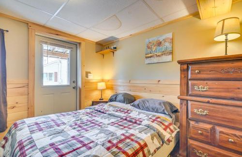 Pittsburg Apartamento | 1 Mi to Lake Francis Mountain-View Studio Retreat