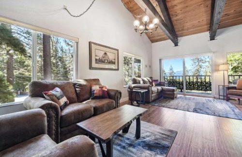 Dollar Point Apartamento | 1 Mi to Lake Tahoe Beaches Condo with Pool Access!
