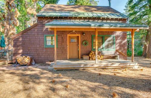 Tahoma Casa | 1 Mi to Lake Tahoe Rustic Cabin with Boat Dock