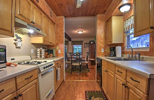 Greentown Casa | ¡Tranquila casa 3BR con terraza cerca del lago Wallenpaupack!