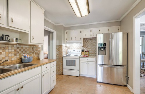 Warner Robins Casa | Sunny Warner Robins Home ~ 1 Mi to Robins AFB!