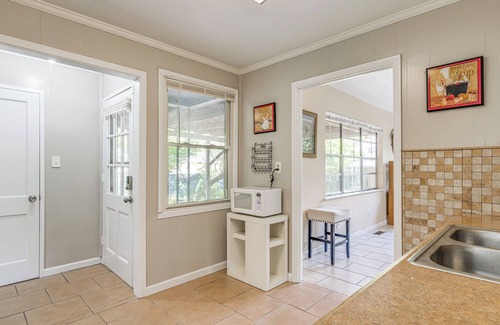 Warner Robins Casa | Sunny Warner Robins Home ~ 1 Mi to Robins AFB!