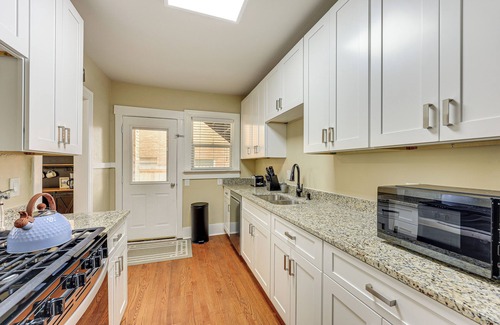 Uptown Apartamento | 1 Mi to San Antonio Zoo: Olmos Park Apt!