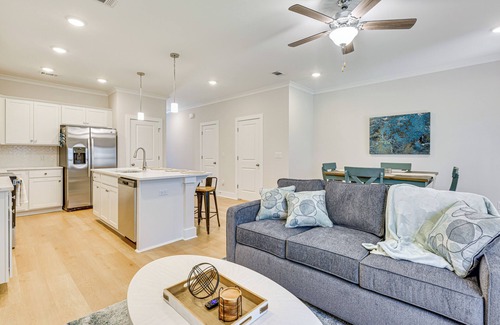 Panama City Beach Casa | 1 Mi to Sand & Surf: Townhome w/Pool in PCB!