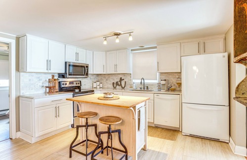 Harrison Casa | 1 Mi to Wilson State Park: Harrison Home w/Yard!