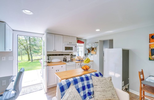 Leesburg Apartamento | < 1 Mi to Wineries: Quaint & Cozy Waterford Studio