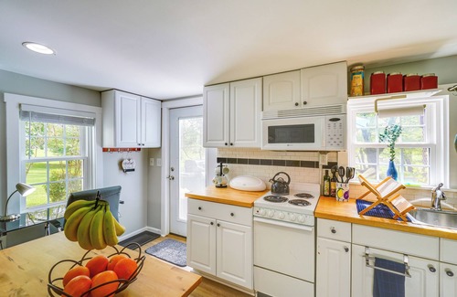 Leesburg Apartamento | < 1 Mi to Wineries: Quaint & Cozy Waterford Studio