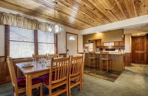 Gatlinburg - Pigeon Forge Chalet De Esquí | A 1 milla de The Main Parkway en Pigeon Forge en Wears Valley Road-Free Internet