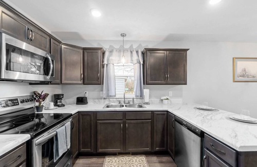 Clarksville Casa | 1-Mile to Downtown Clarksville! 2 Comfy Homes!