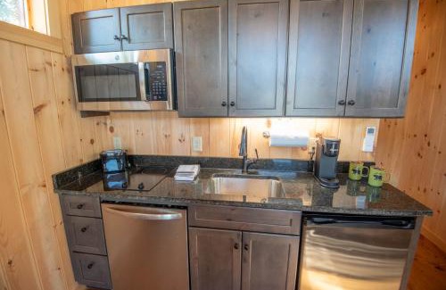 West Jefferson Casa | 1 Mile to Downtown West Jefferson Camping Cabin #2