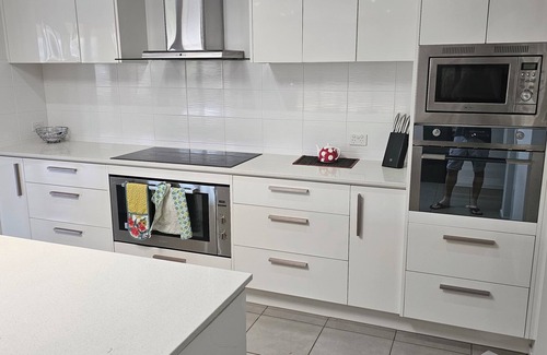 Queenscliff Casa | 1 minute to parks waterways bike and walking trails. 3 minutes to Lonsdale Golf