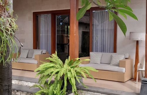 Batubulan Villa | 1 minute to the zoo! 2 Bedroom villa w/ private pool and gazebo